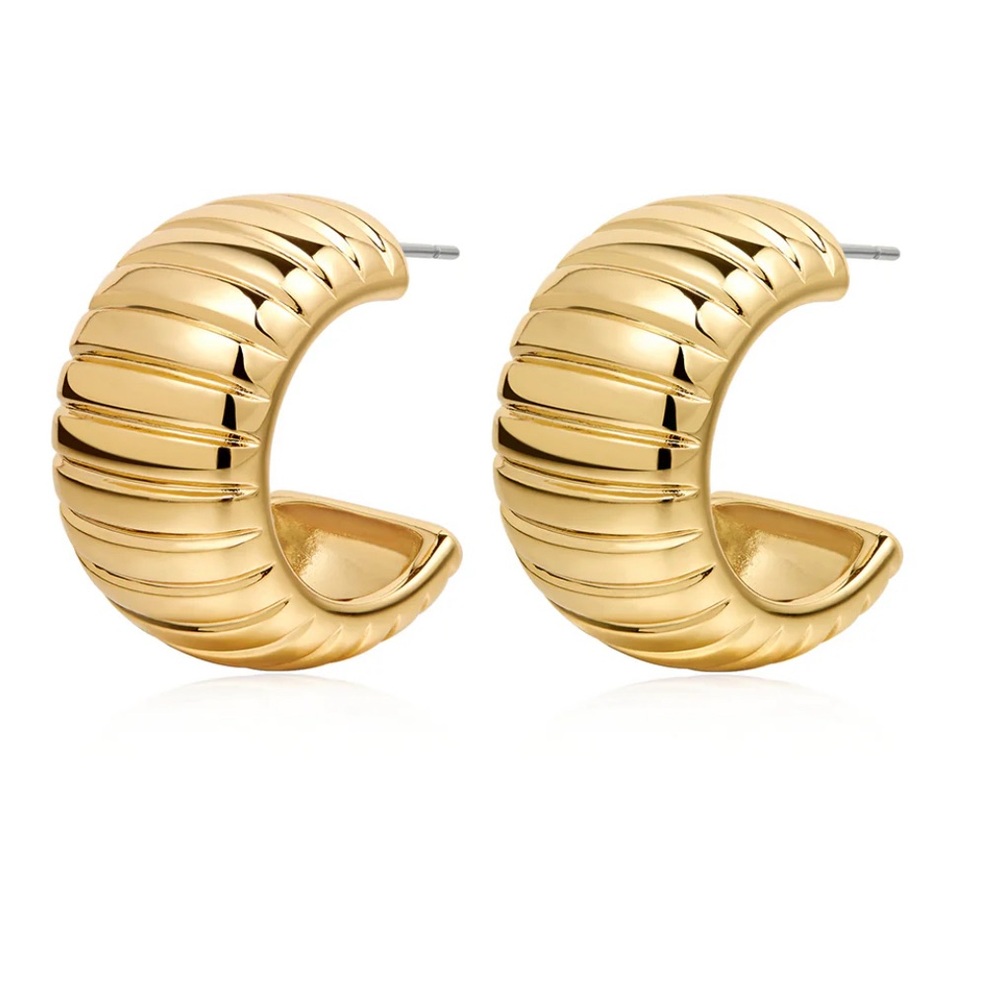 Luv Aj Gold Ribbed Hoop Earrings✨✨✨✨✨